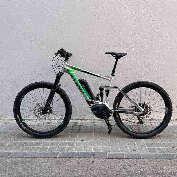 Bicicleta eléctrica de segunda mano Cube Stereo Race 500