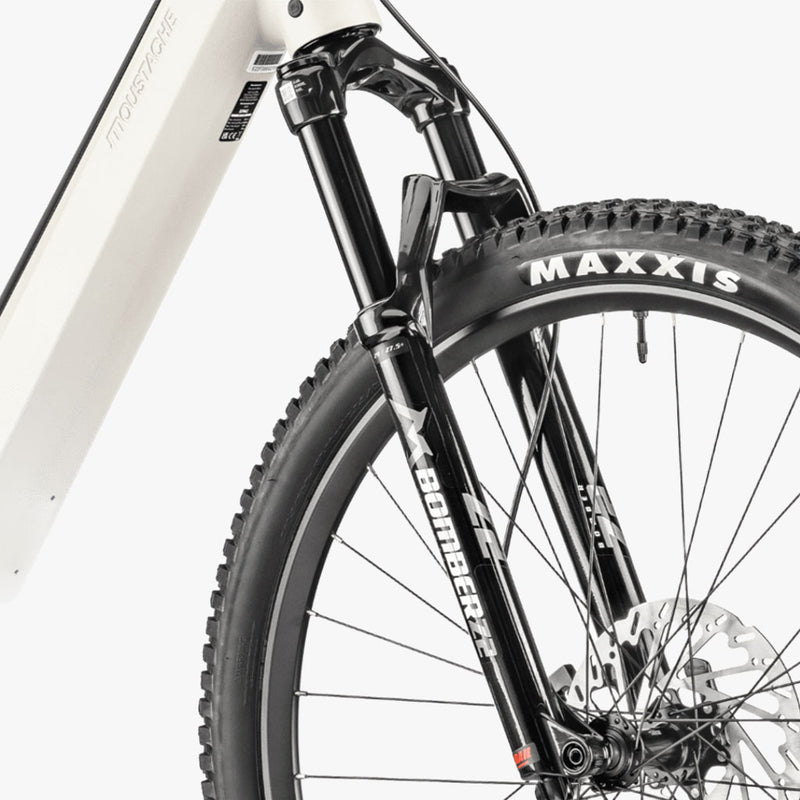 Découvrez le Moustache meilleur VAE ville autonomie 145 km – VTT électrique polyvalent à 5 699 € avec Bosch Performance Line, parfait pour ville et aventures.